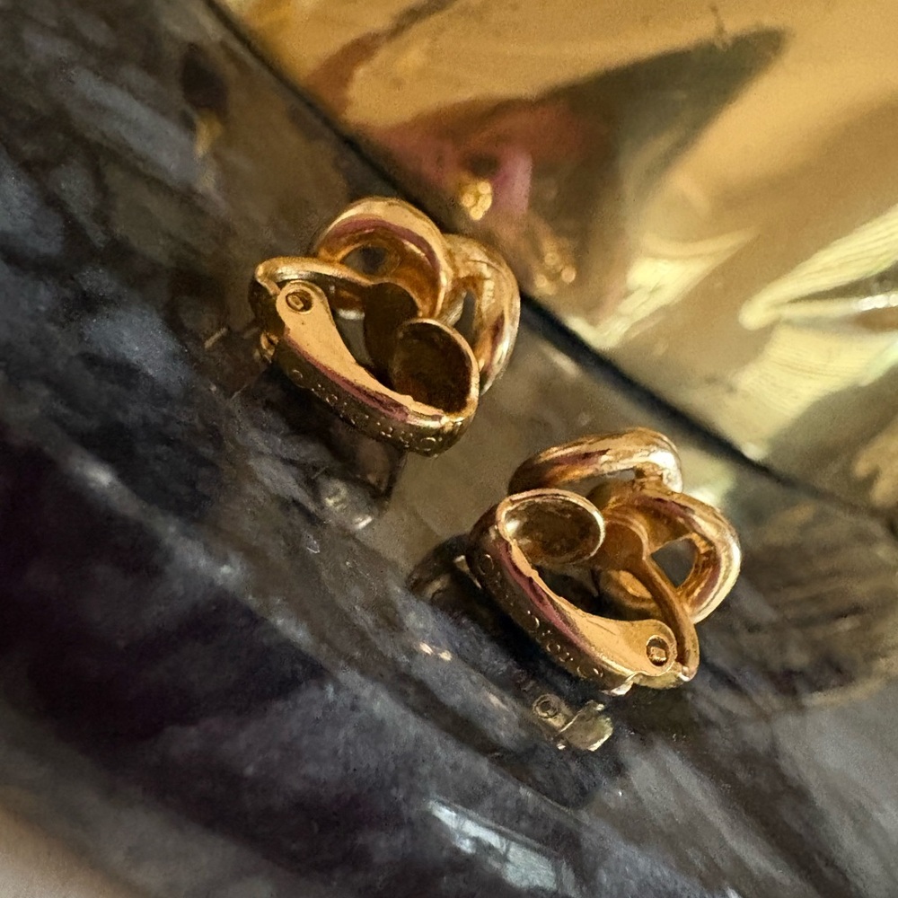 Christian Dior Vintage Gold Knot Stud Clip-On Earrings - Women Jewelry - Picture 7 of 11